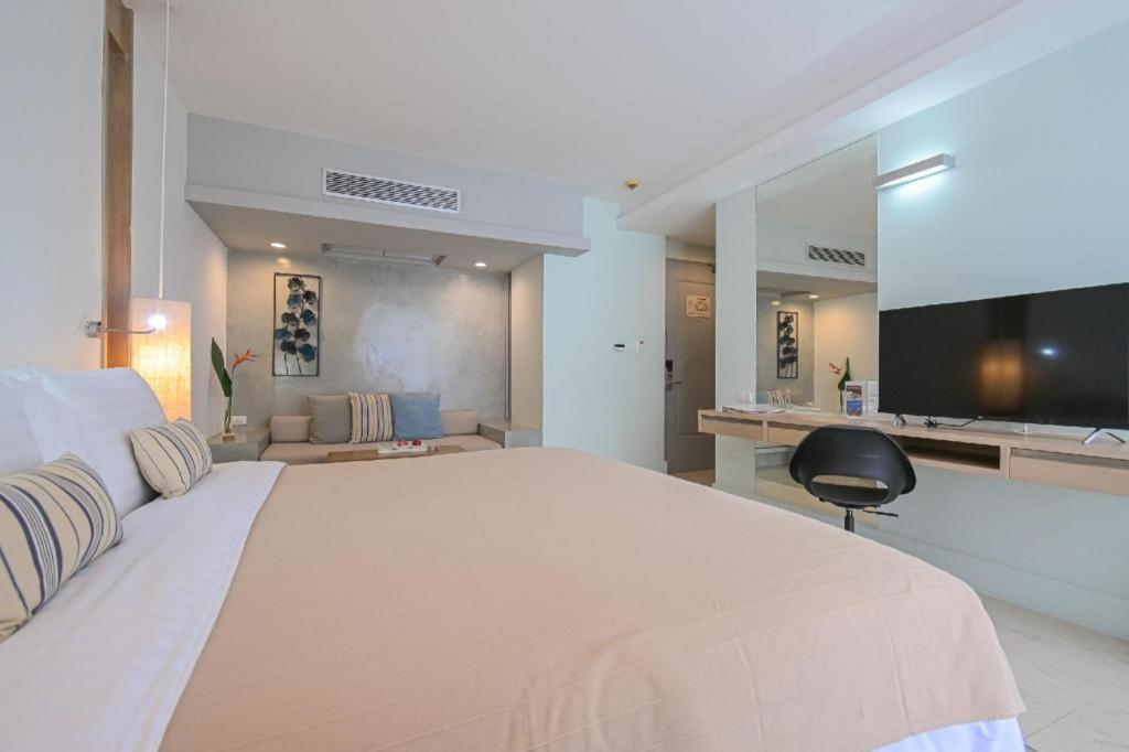 Hotel Ramada By Wyndham Phuket Southsea Karon Zewnętrze zdjęcie