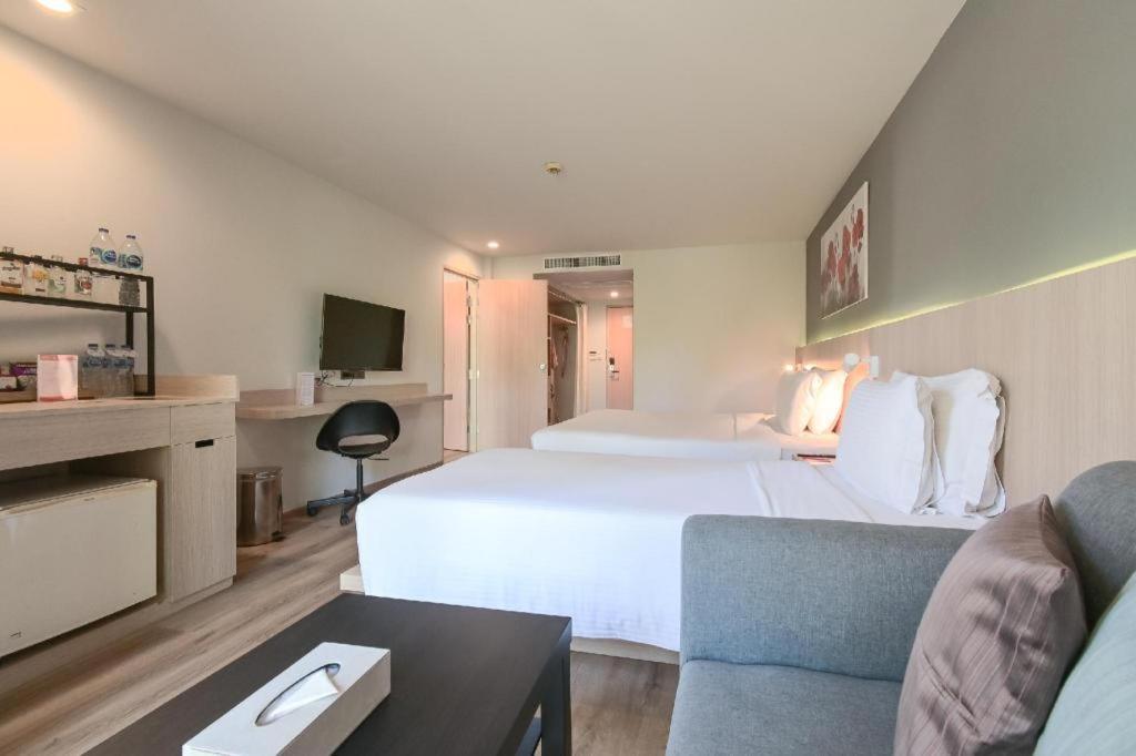 Hotel Ramada By Wyndham Phuket Southsea Karon Zewnętrze zdjęcie