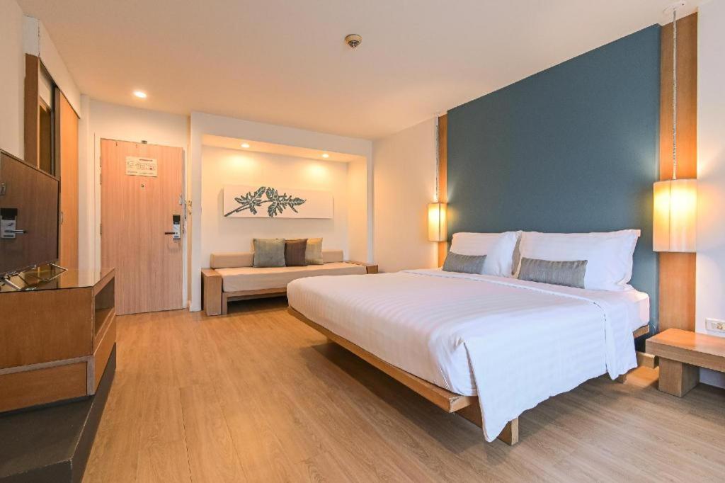 Hotel Ramada By Wyndham Phuket Southsea Karon Zewnętrze zdjęcie